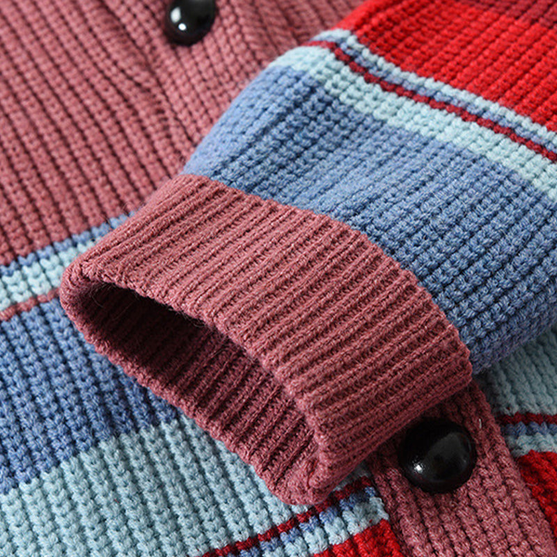 Strickjacke Mit Knöpfen - Gestreiftes Design Mit Schalkragen