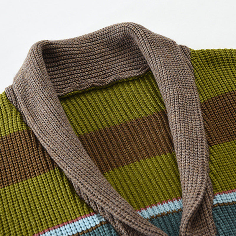 Strickjacke Mit Knöpfen - Gestreiftes Design Mit Schalkragen
