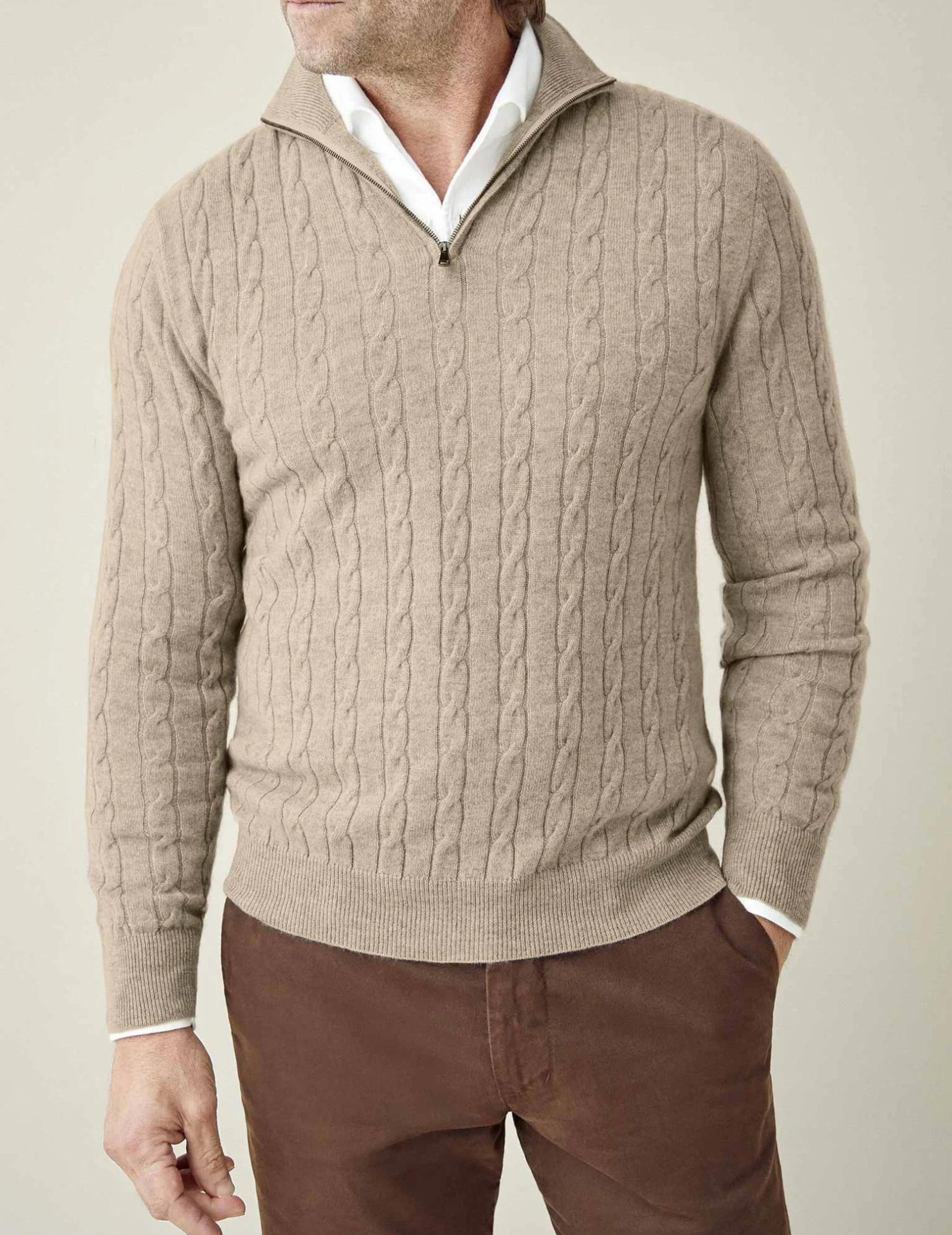 Sweater mit Reißverschluss - Zopfmuster und Stehkragen
