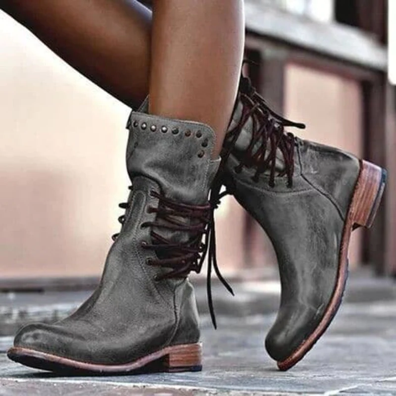 Stiefeletten - Klassische Schnürboots mit Nieten Detail