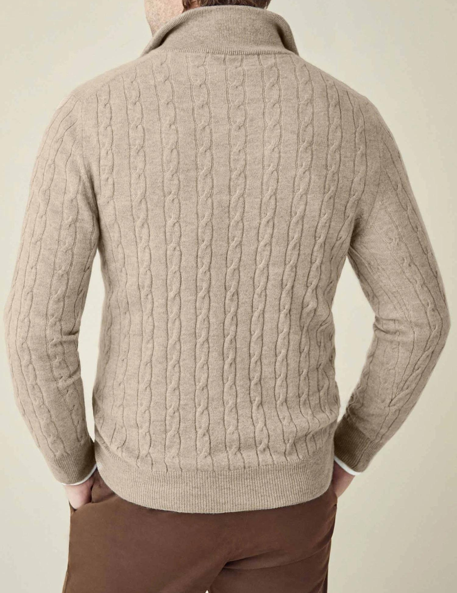Sweater mit Reißverschluss - Zopfmuster und Stehkragen