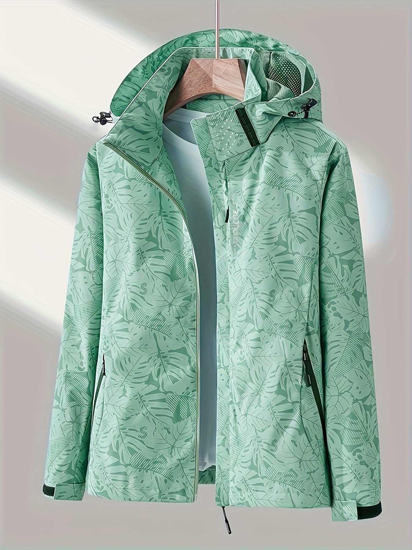 Übergangsjacke mit Kapuze | Leichtes Outdoor Design