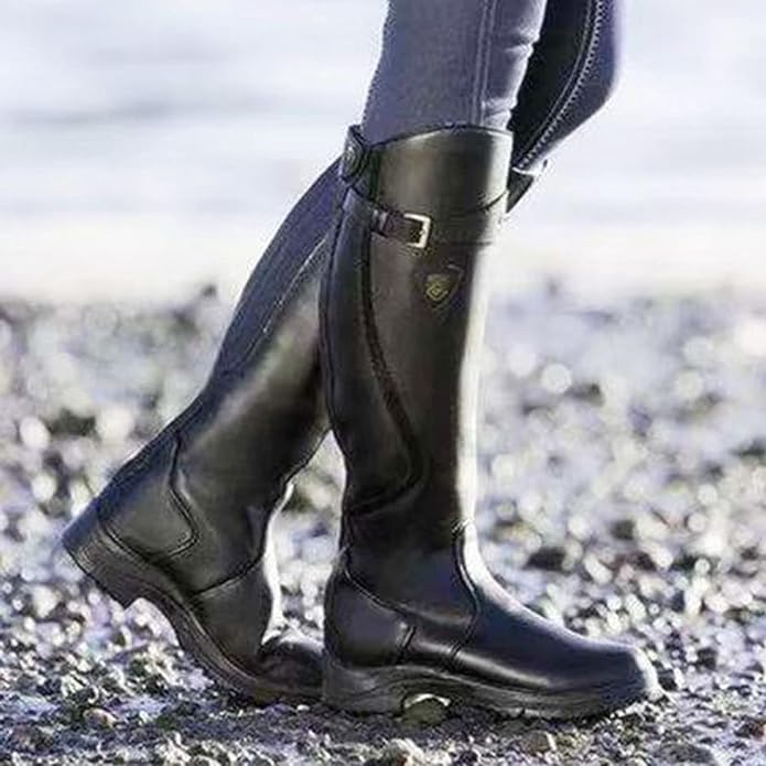 Kniehohe Stiefel - Riemendetail mit Profilsohle