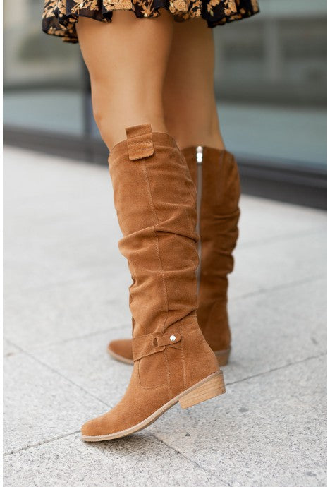Kniehohe Stiefel - Schlanker Schnitt mit Reißverschluss