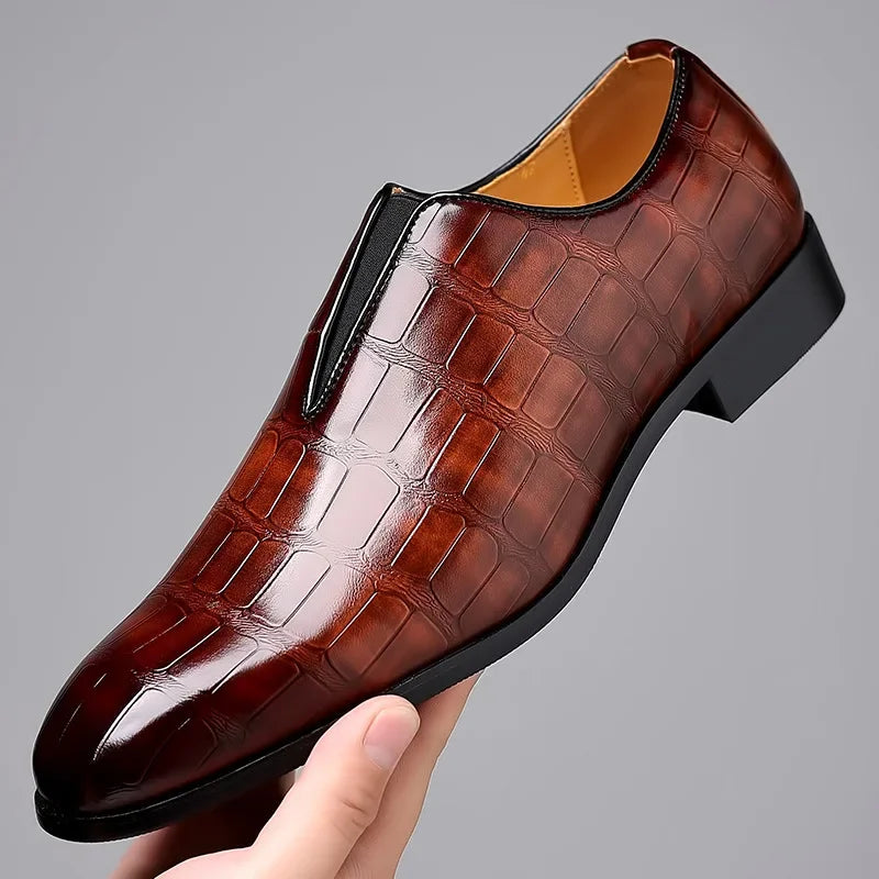 Formelle Schlupfschuhe - Glanzoptik mit Prägung