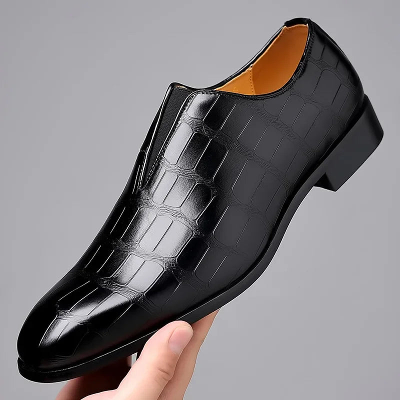 Formelle Schlupfschuhe - Glanzoptik mit Prägung