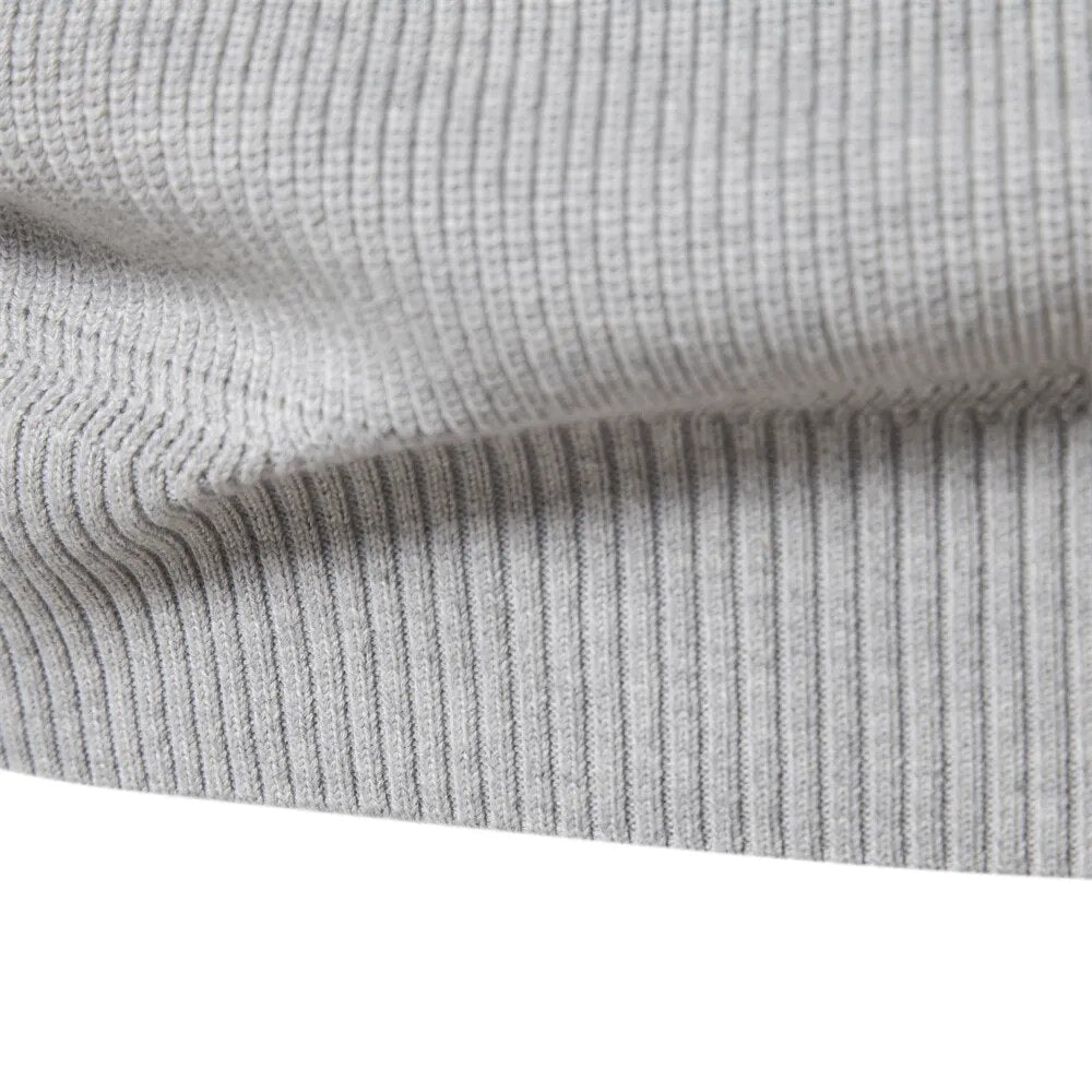 Pullover mit Reißverschluss - Stehkragen und Schmale Passform