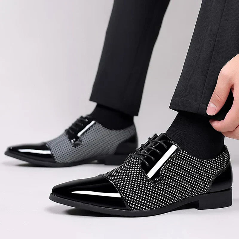 Formelle Schnürschuhe - Glanzoptik mit Strukturmuster