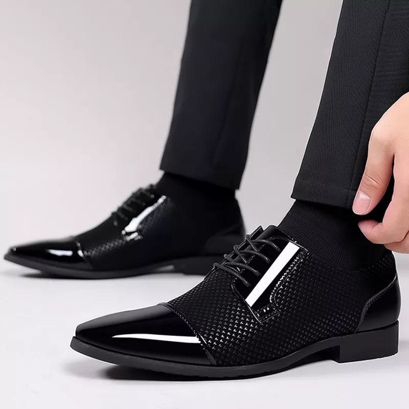 Formelle Schnürschuhe - Glanzoptik mit Strukturmuster