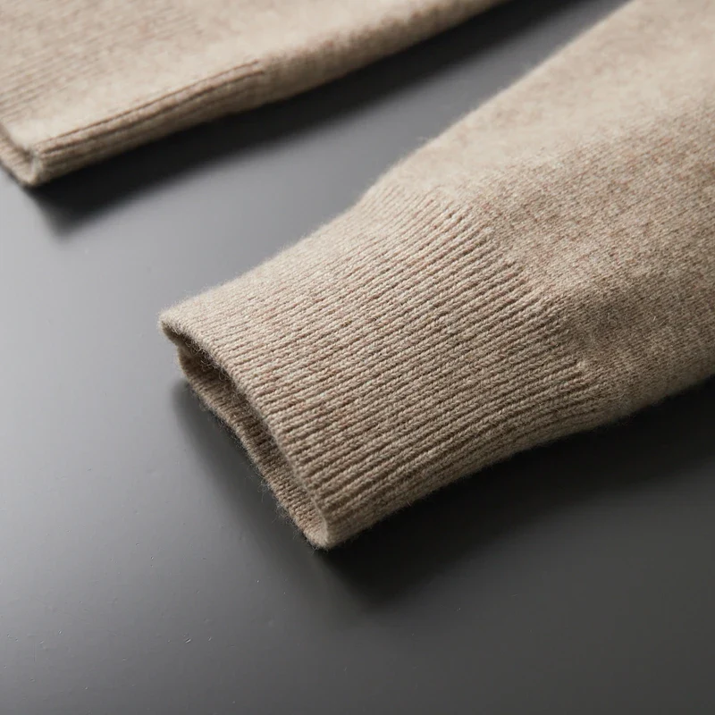 Strickjacke mit Reißverschluss - Gerader Schnitt und Kragen