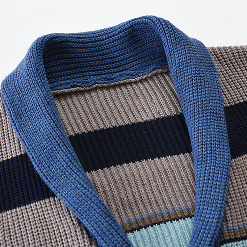 Strickjacke Mit Knöpfen - Gestreiftes Design Mit Schalkragen