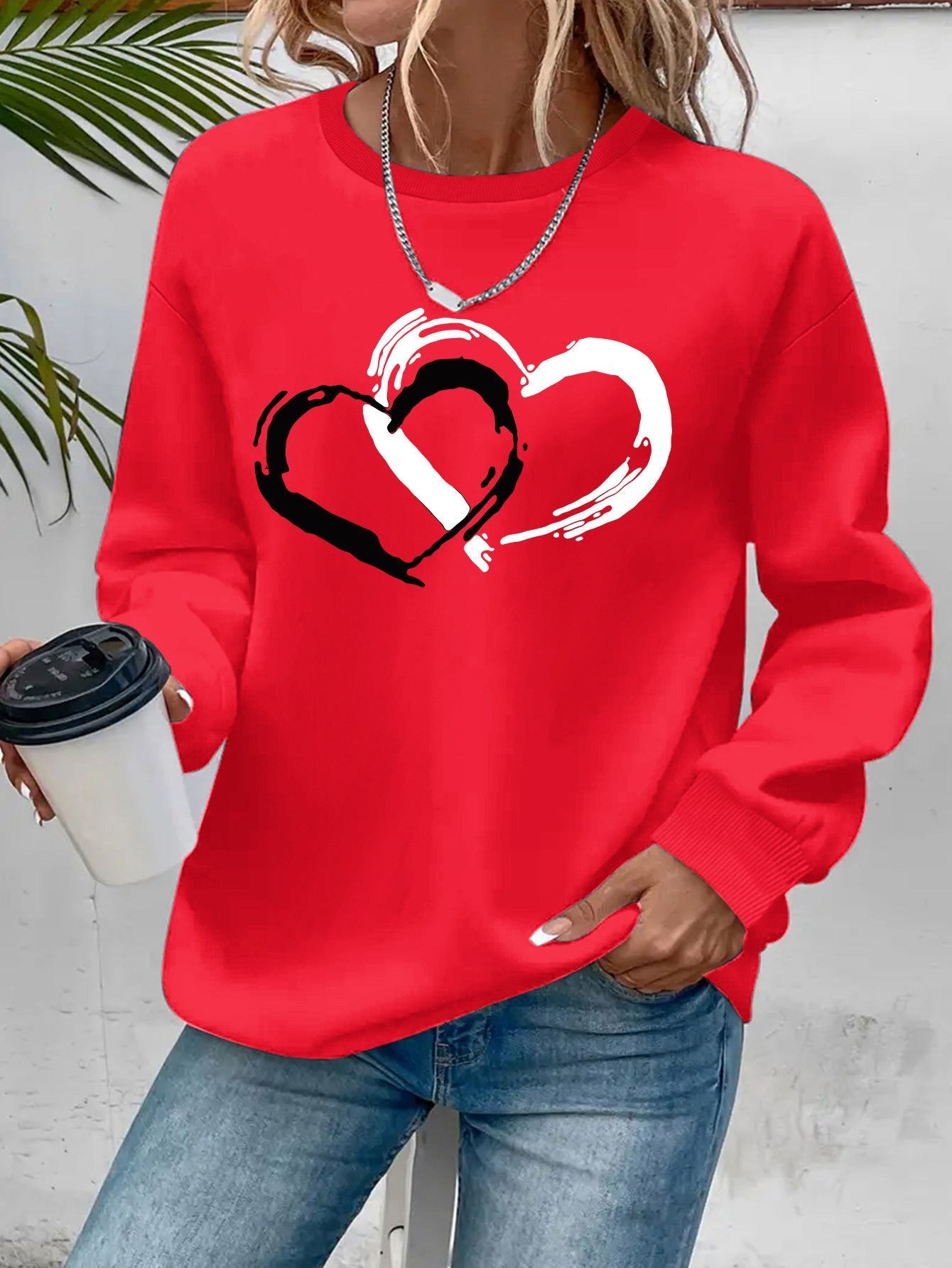 Pullover | Modernes Herzmotiv mit Rundhalsausschnitt