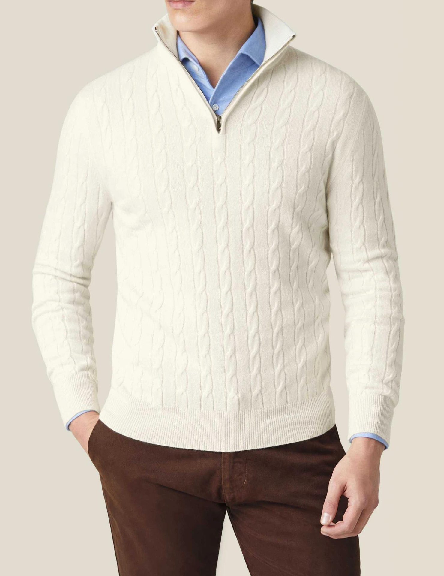 Sweater mit Reißverschluss - Zopfmuster und Stehkragen