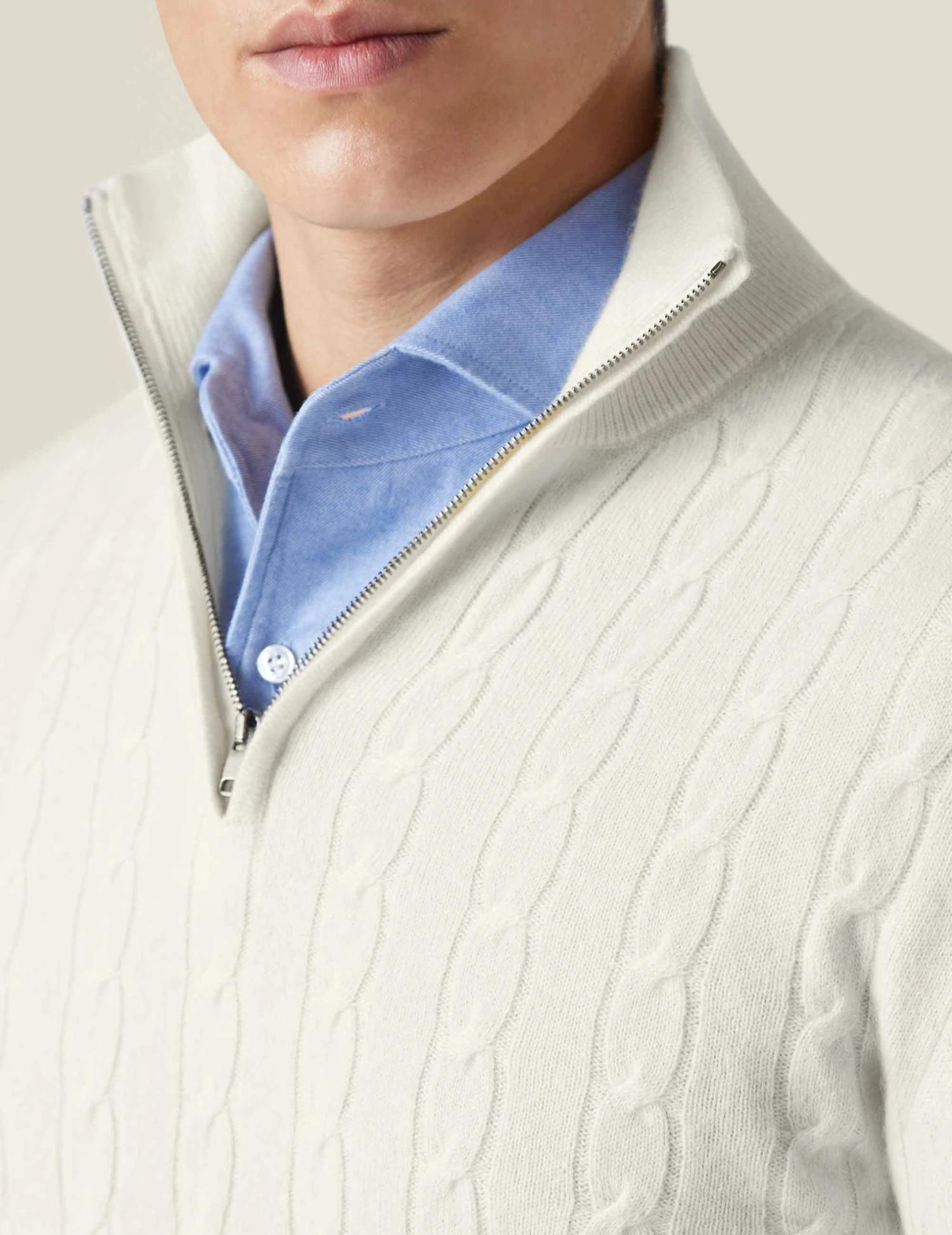Sweater mit Reißverschluss - Zopfmuster und Stehkragen