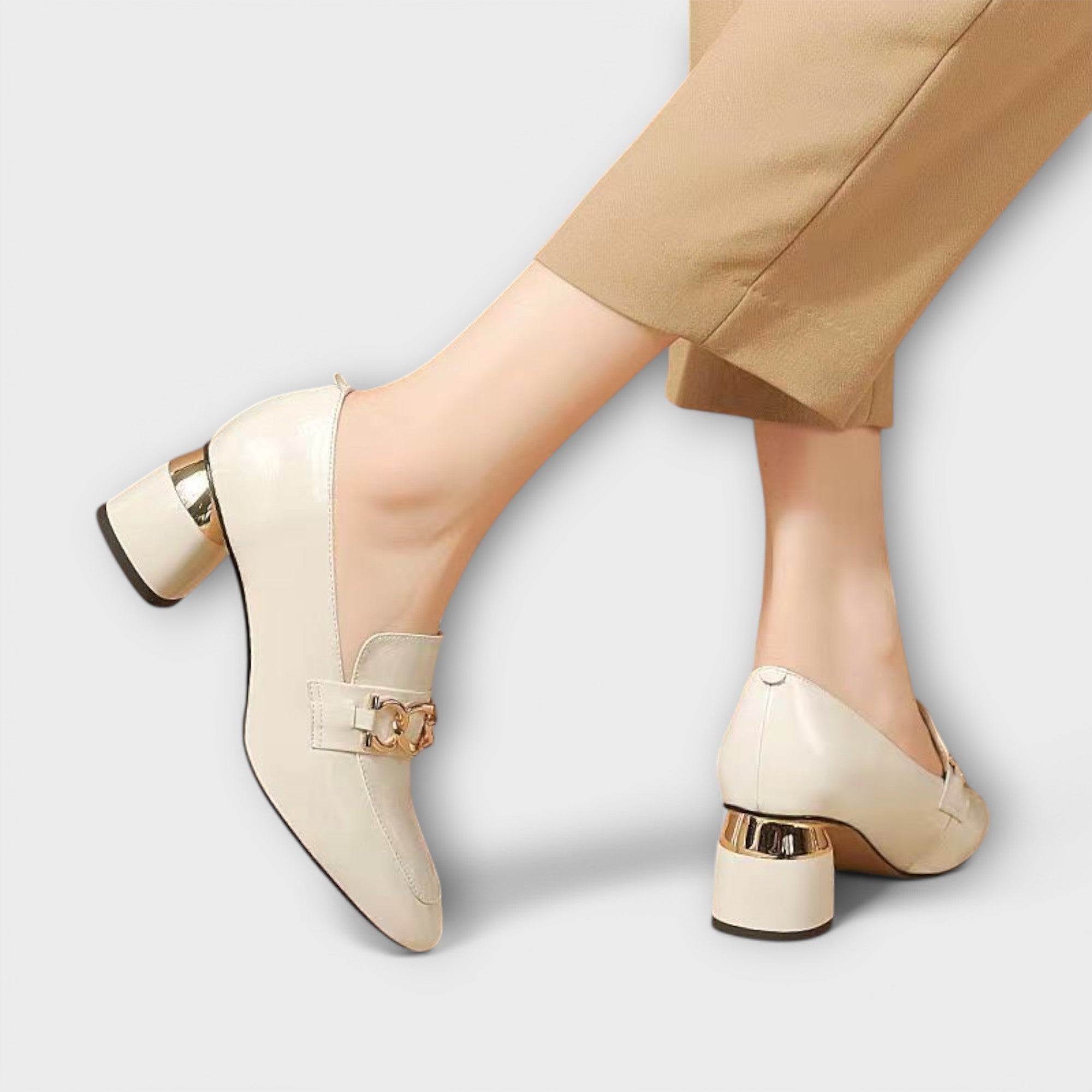 Loafer - Klassisches Modell mit Blockabsatz und Zierschnalle