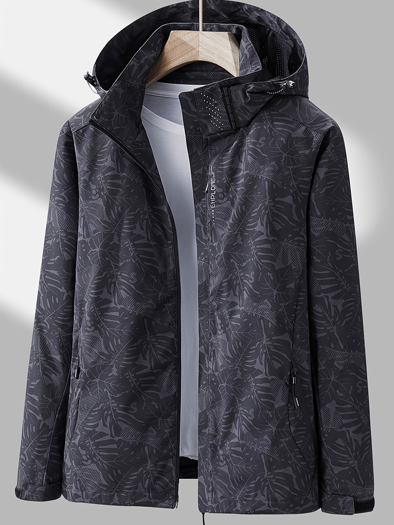 Übergangsjacke mit Kapuze | Leichtes Outdoor Design