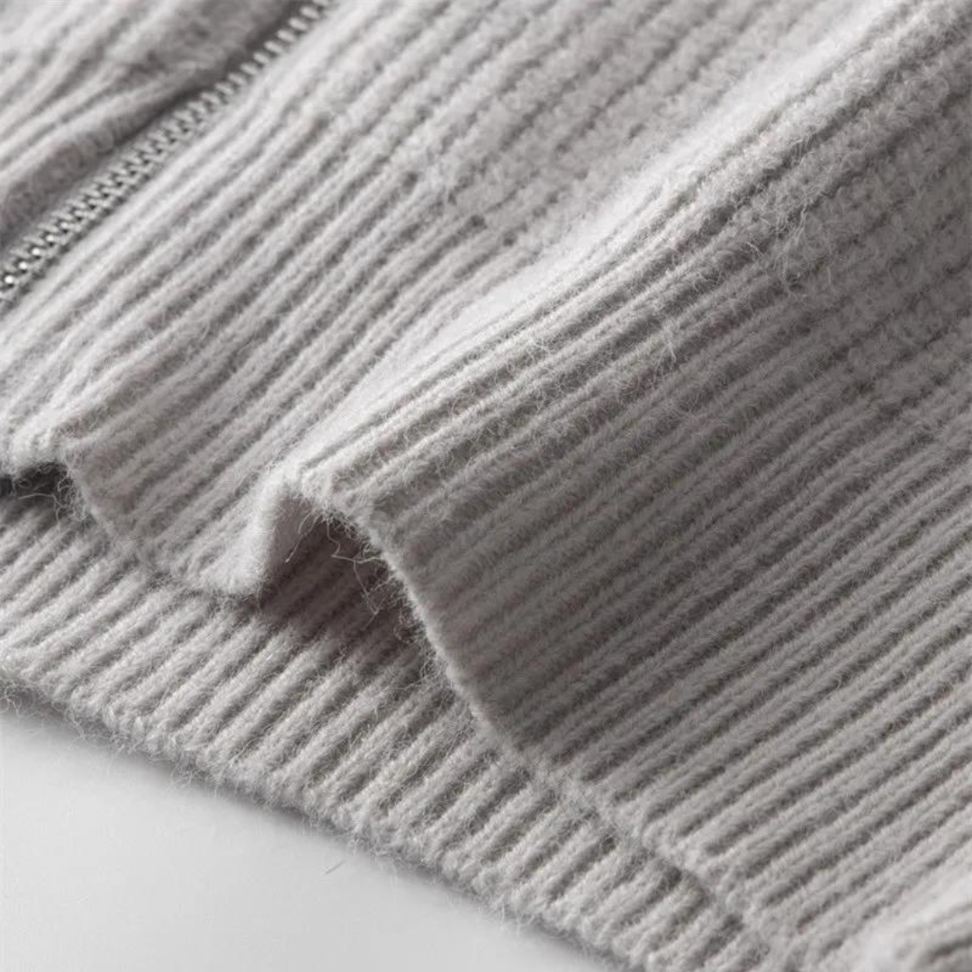 Strickjacke mit Reißverschluss - Stehkragen und Struktur