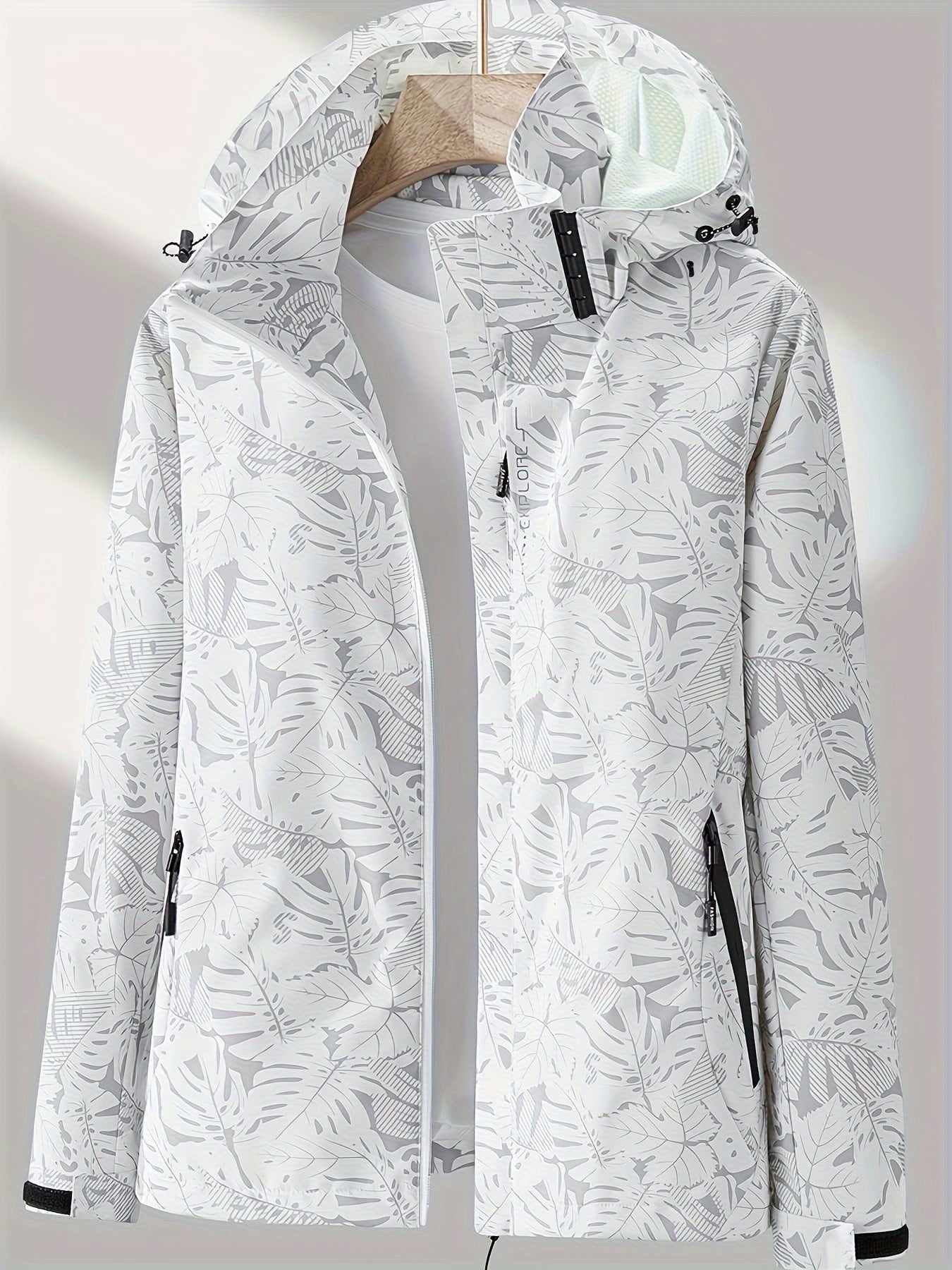 Übergangsjacke mit Kapuze | Leichtes Outdoor Design