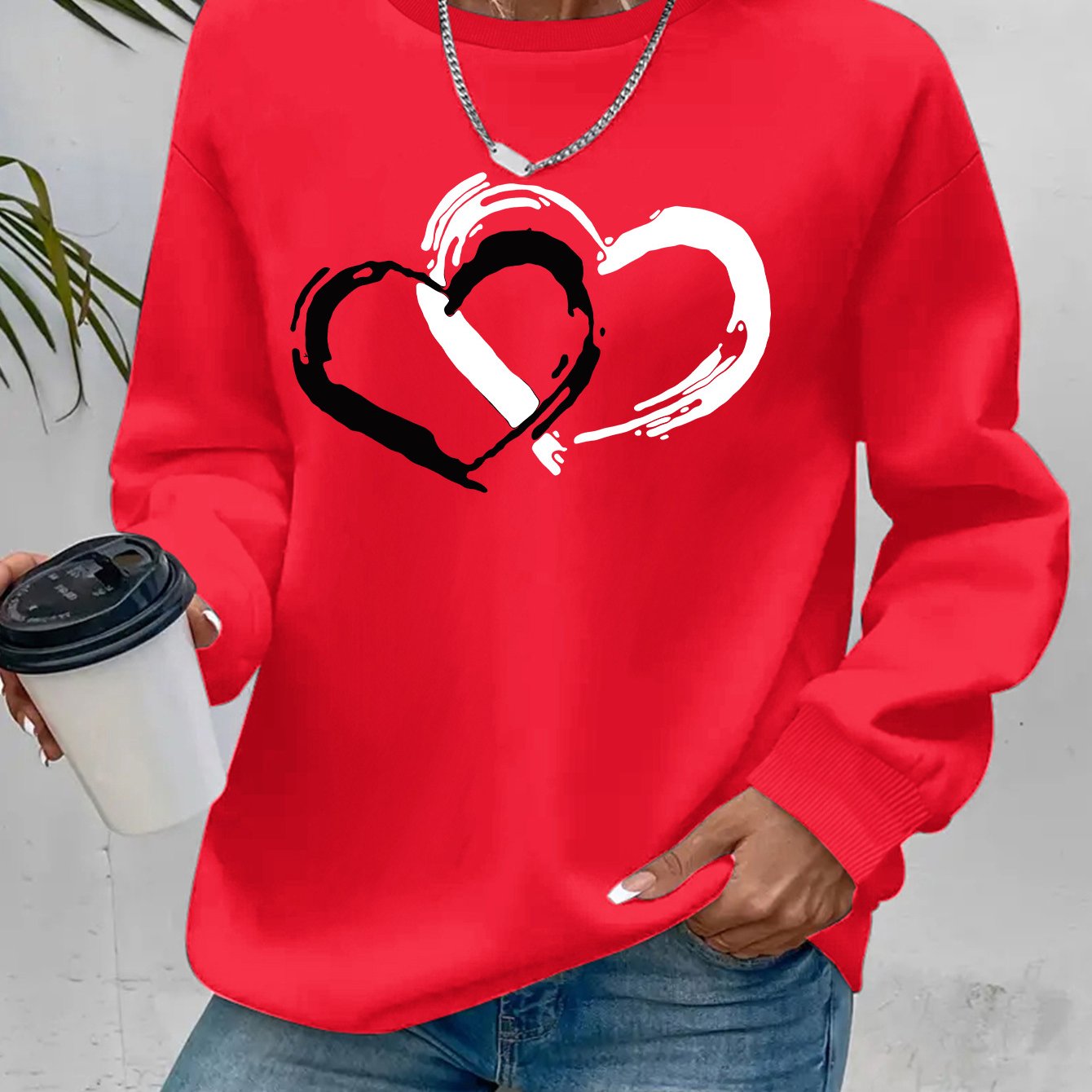 Pullover | Modernes Herzmotiv mit Rundhalsausschnitt