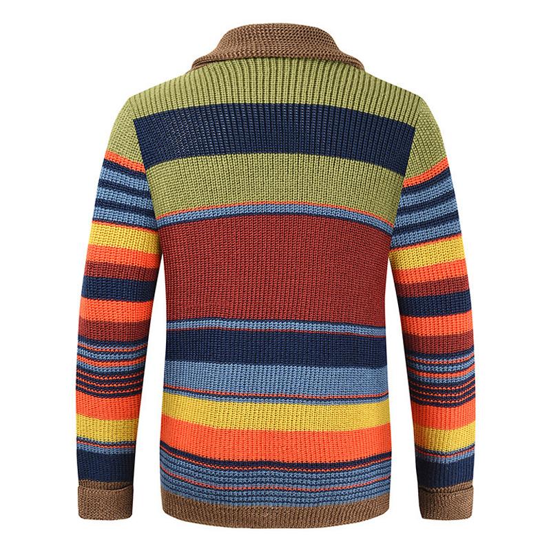 Strickjacke Mit Knöpfen - Gestreiftes Design Mit Schalkragen