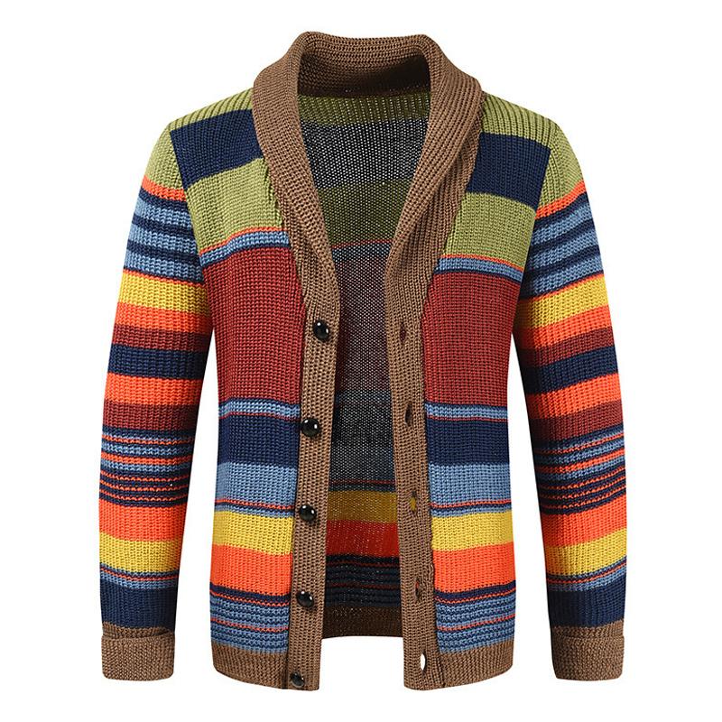 Strickjacke Mit Knöpfen - Gestreiftes Design Mit Schalkragen